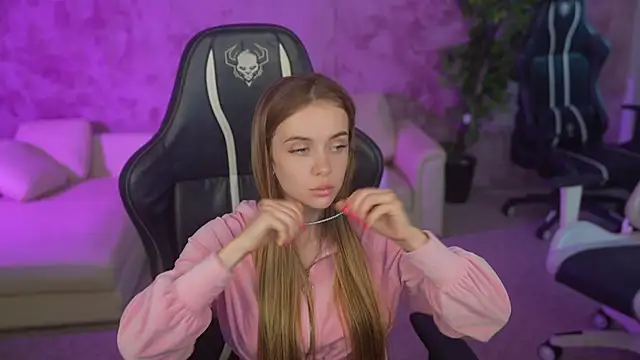 Snapshot of Anabelka054 chatting on September 23, 2025, 10:33 am Anabelka054 online show from September 23, 2025, 10:33 am