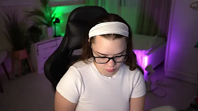 VixenMia online show from January 13, 2025, 4:18 am