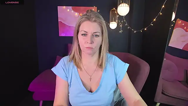 Annie Light online show from February 7, 2025, 5:52 am