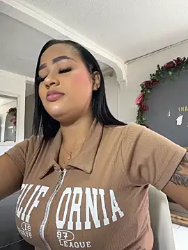 Luisa Fernandaa online show from April 7, 2026, 6:21 pm