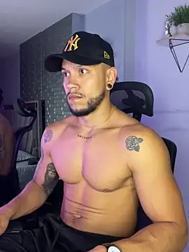 Snapshot of ARON_TAYLER01 chatting on September 18, 2025, 10:29 am ARON TAYLER01 online show from September 18, 2025, 10:29 am