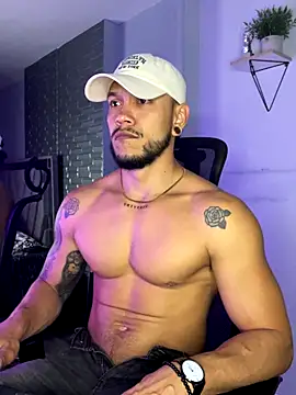 Snapshot of ARON_TAYLER01 chatting on September 25, 2025, 10:32 am ARON TAYLER01 online show from September 25, 2025, 10:32 am