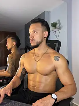 ARON TAYLER01 online show from January 23, 2025, 12:41 pm