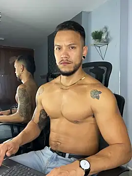 ARON TAYLER01 online show from February 1, 2025, 12:37 pm