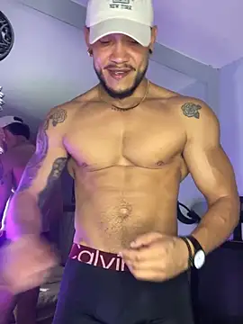 Snapshot of ARON_TAYLER01 chatting on October 5, 2025, 10:28 am ARON TAYLER01 online show from October 5, 2025, 10:28 am