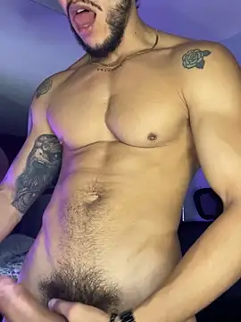 Snapshot of ARON_TAYLER01 chatting on October 19, 2025, 10:29 am ARON TAYLER01 online show from October 19, 2025, 10:29 am