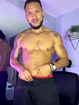 Snapshot of ARON_TAYLER01 chatting on October 31, 2025, 10:45 am ARON TAYLER01 online show from October 31, 2025, 10:45 am