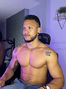 Snapshot of ARON_TAYLER01 chatting on September 19, 2025, 10:30 am ARON TAYLER01 online show from September 19, 2025, 10:30 am