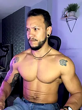 Snapshot of ARON_TAYLER01 chatting on October 23, 2025, 10:25 am ARON TAYLER01 online show from October 23, 2025, 10:25 am