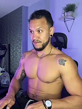 Snapshot of ARON_TAYLER01 chatting on October 15, 2025, 10:34 am ARON TAYLER01 online show from October 15, 2025, 10:34 am