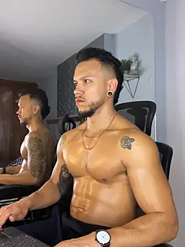 ARON TAYLER01 online show from January 28, 2025, 12:54 pm