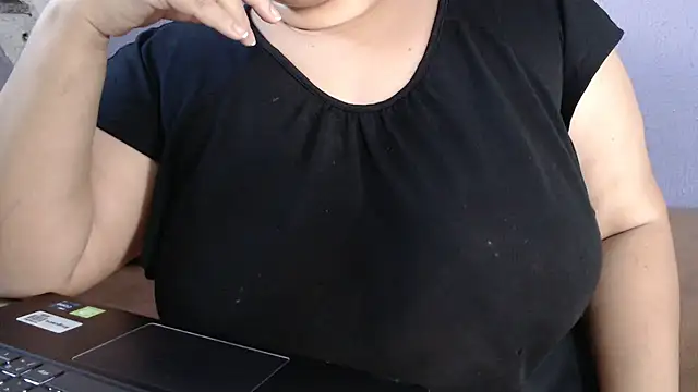 Snapshot of VanessaBBW1 chatting on February 12, 2026, 8:41 pm VanessaBBW1 online show from February 12, 2026, 8:41 pm