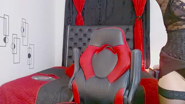 Snapshot of misslombana chatting on September 19, 2025, 5:22 am misslombana online show from September 19, 2025, 5:22 am