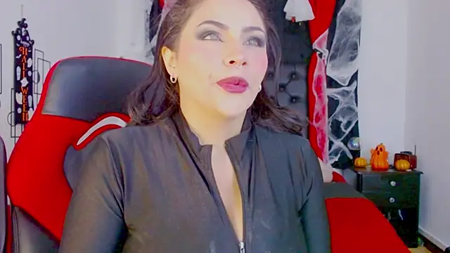 Snapshot of misslombana chatting on October 25, 2025, 5:39 am misslombana online show from October 25, 2025, 5:39 am