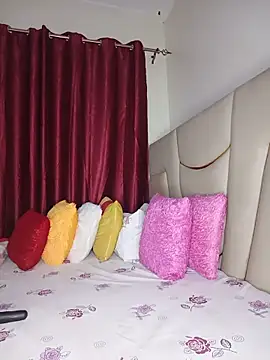 NicRaisaa online show from June 20, 2026, 6:07 am
