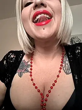 Snapshot of Ladykaos chatting on October 31, 2025, 12:57 pm Ladykaos online show from October 31, 2025, 12:57 pm