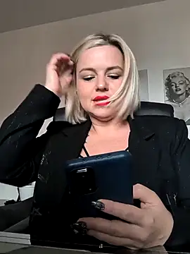 Snapshot of Ladykaos chatting on October 30, 2025, 1:31 pm Ladykaos online show from October 30, 2025, 1:31 pm