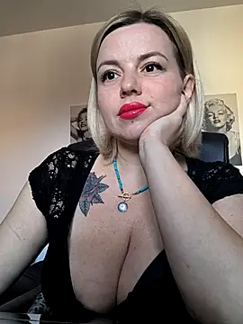 Snapshot of Ladykaos chatting on October 7, 2025, 11:00 am Ladykaos online show from October 7, 2025, 11:00 am