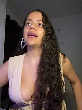 Snapshot of demonaughtyyy chatting on February 25, 2026, 3:18 am demonaughtyyy online show from February 25, 2026, 3:18 am