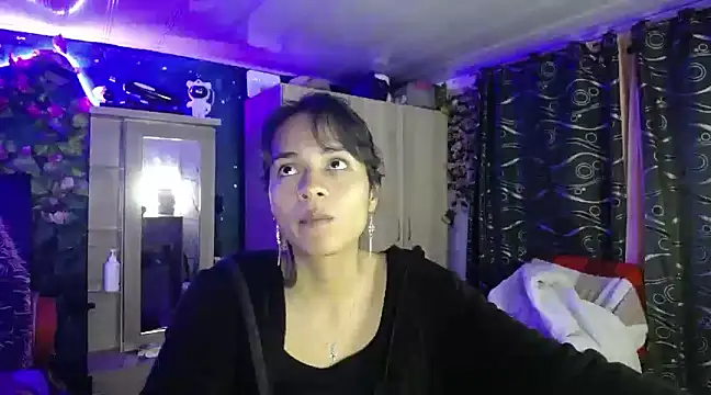 Samara Beltran online show from February 23, 2025, 4:39 am