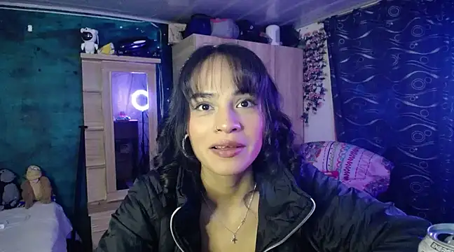 Samara Beltran online show from February 28, 2025, 2:42 am