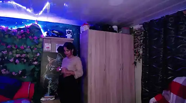 Samara Beltran online show from February 23, 2025, 10:49 am