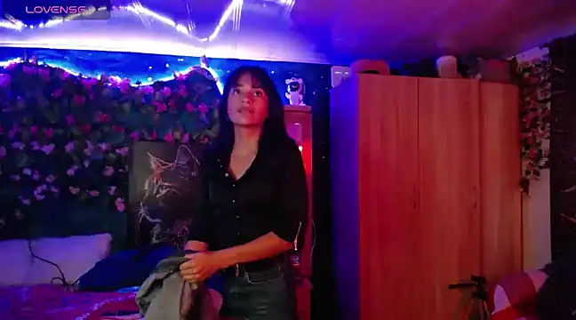 Samara Beltran online show from February 17, 2025, 11:00 pm