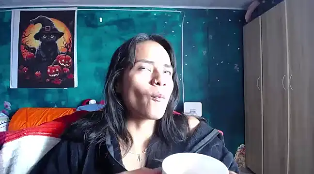 Samara Beltran online show from March 13, 2025, 5:28 pm