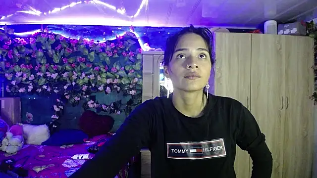 Samara Beltran online show from February 22, 2025, 3:34 am
