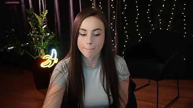 Snapshot of Elice_Dream chatting on February 3, 2025, 12:36 pm Elice Dream online show from February 3, 2025, 12:36 pm