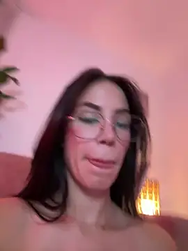 Snapshot of Im_Valentina chatting on February 26, 2025, 12:52 am Im Valentina online show from February 26, 2025, 12:52 am