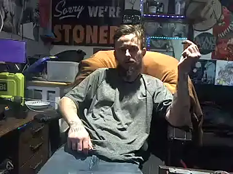 CloudDadddyyy420 online show from February 9, 2025, 10:00 pm