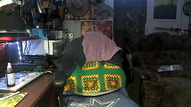 Snapshot of CloudDadddyyy420 chatting on September 23, 2025, 2:46 pm CloudDadddyyy420 online show from September 23, 2025, 2:46 pm