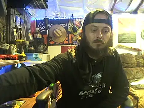 Snapshot of CloudDadddyyy420 chatting on October 15, 2025, 11:13 pm CloudDadddyyy420 online show from October 15, 2025, 11:13 pm