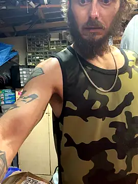 Snapshot of CloudDadddyyy420 chatting on October 19, 2025, 12:24 am CloudDadddyyy420 online show from October 19, 2025, 12:24 am