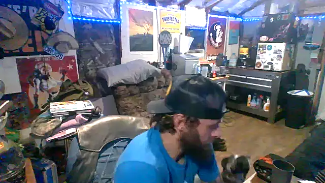 Snapshot of CloudDadddyyy420 chatting on October 10, 2025, 8:31 pm CloudDadddyyy420 online show from October 10, 2025, 8:31 pm