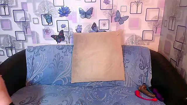 Snapshot of milfsexy chatting on October 18, 2025, 9:44 am milfsexy online show from October 18, 2025, 9:44 am