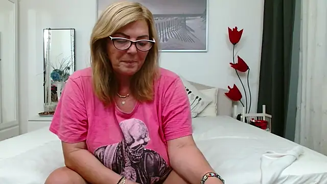 YulliaMilf online show from October 23, 2025, 2:38 pm