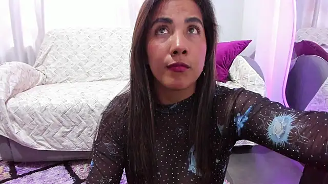 KAROLIVONNE online show from February 11, 2026, 9:03 pm