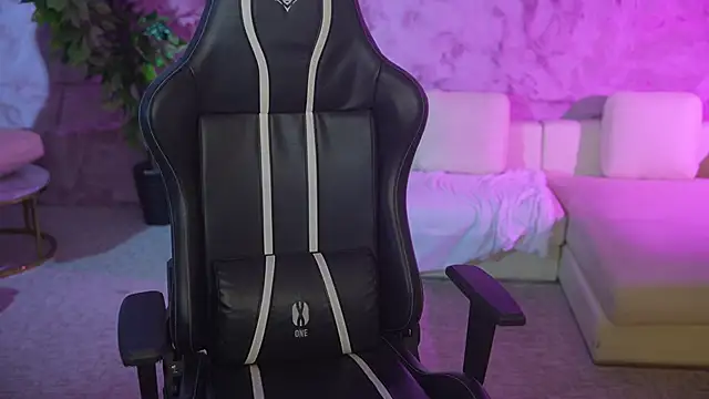 Kisasolo online show from October 3, 2025, 7:04 pm