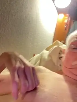 Steffibi1954 online show from December 14, 2025, 2:40 am