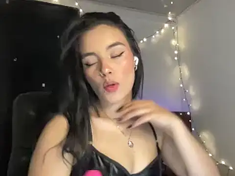 salome polaniiee online show from January 24, 2025, 4:48 am