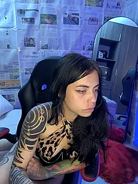 i am nina  online show from February 18, 2025, 7:21 am