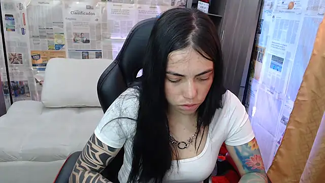 Snapshot of i_am_nina_ chatting on September 25, 2025, 10:16 pm i am nina  online show from September 25, 2025, 10:16 pm