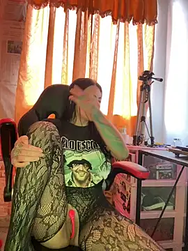 i am nina  online show from January 16, 2026, 9:41 pm