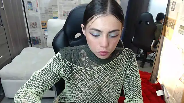 Snapshot of i_am_nina_ chatting on October 28, 2025, 10:41 pm i am nina  online show from October 28, 2025, 10:41 pm