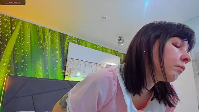 VeraWatts online show from March 11, 2026, 2:05 am