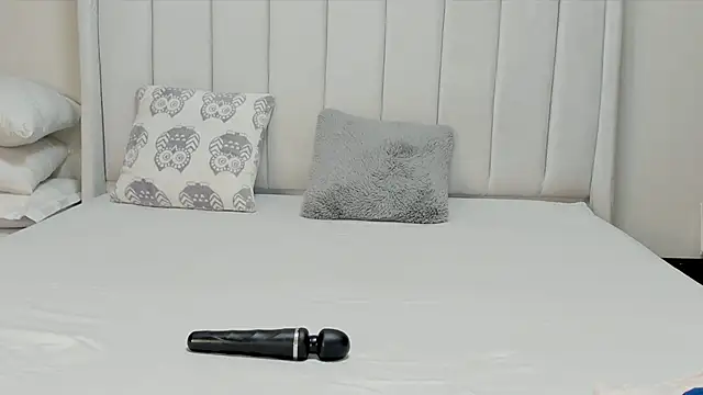  heavenlysent online show from April 4, 2026, 1:56 am