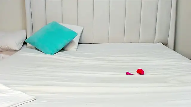  heavenlysent online show from February 5, 2026, 3:35 am