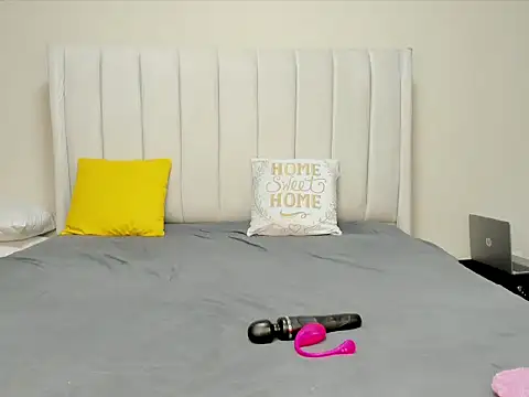  heavenlysent online show from October 13, 2025, 3:30 am